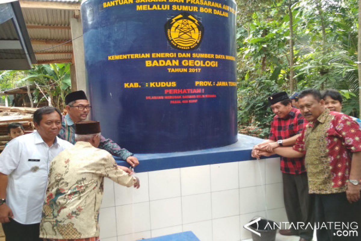 Dua Desa Kesulitan Air Bersih Dibantu Sumur Bor