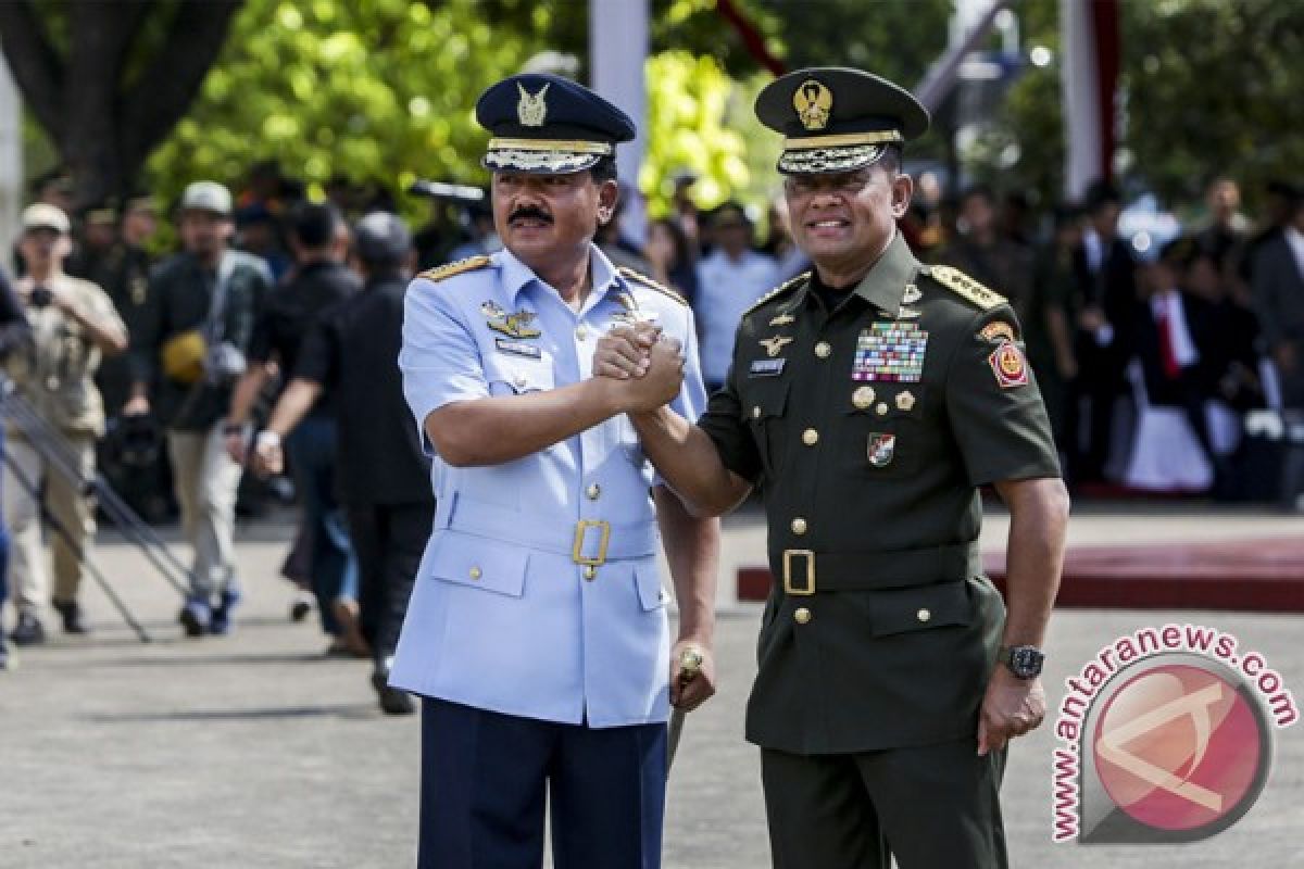 President Jokowi receives high-ranking officers of police, military