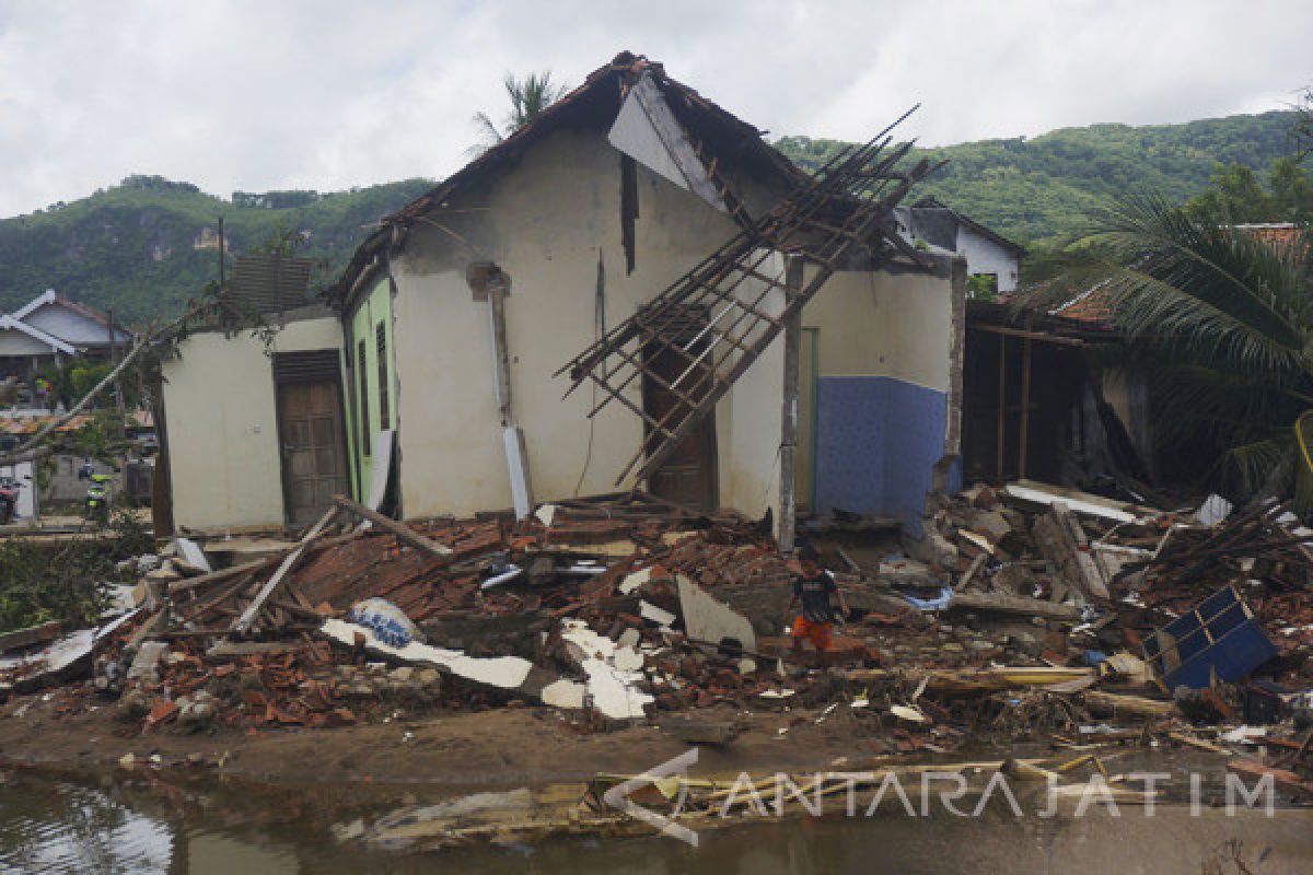 Perbaikan 500 Rumah Rusak Pacitan Ditargetkan Selesai  25 Desember