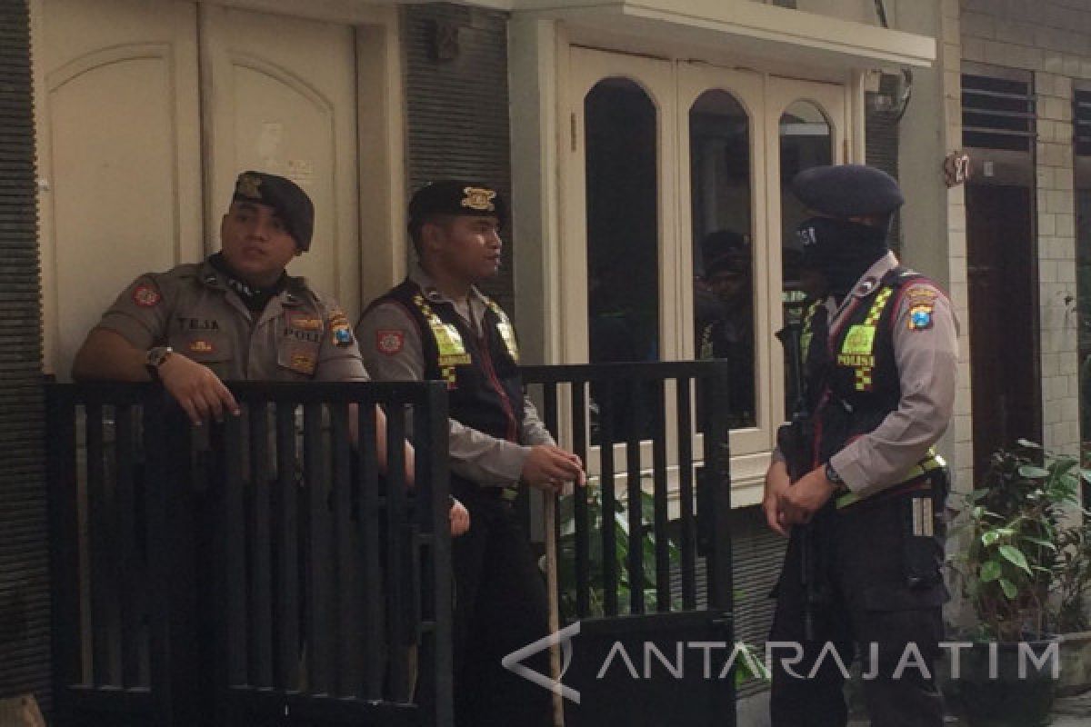 Polisi Tangkap Terduga Teroris di Surabaya