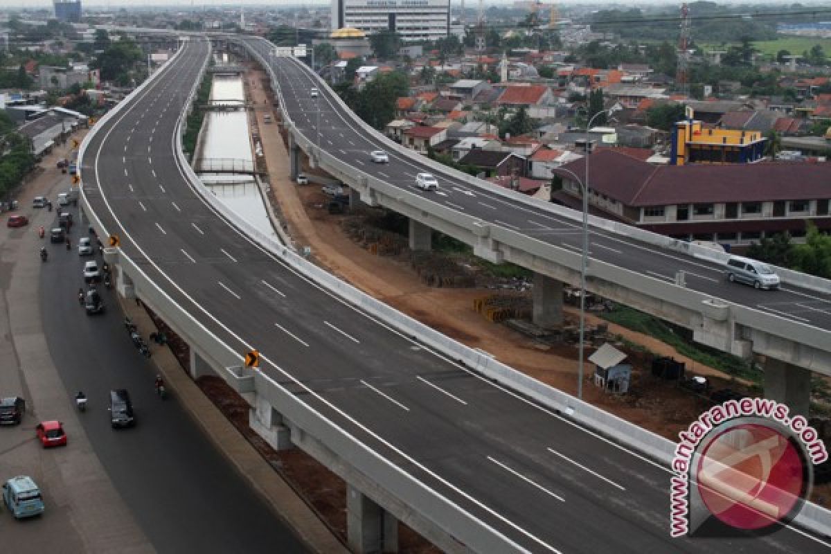 Pedagang tergusur tol Becakayu, Sandiaga janji relokasi