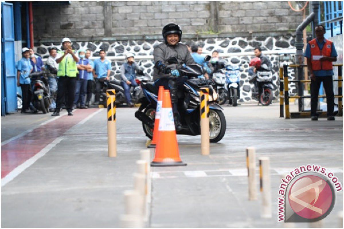 AQUA-Mambal Peringati  Safety  Day 2017