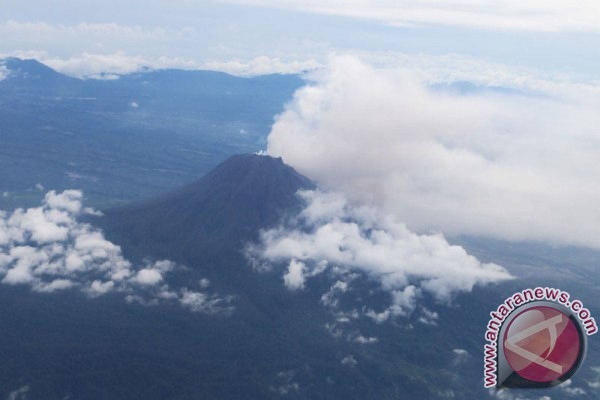 Kemarin, Sinabung meletus lagi dan kisah perpisahan sepanjang 2017