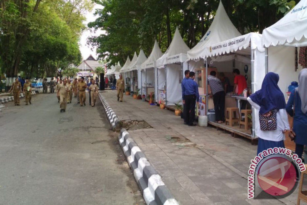 Pedagang Kaki Lima Mendapat Fasilitas Tenda