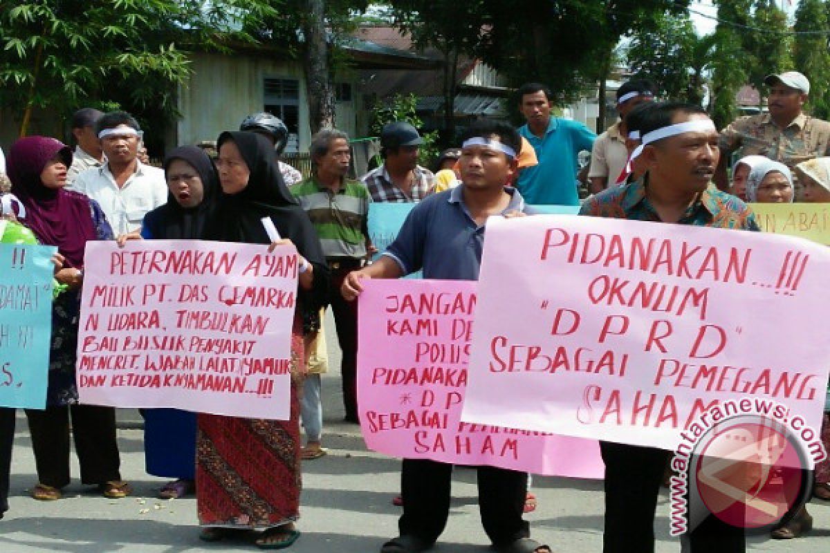 Pemkot Gunungsitoli Diminta Tutup Ternak Ayam 