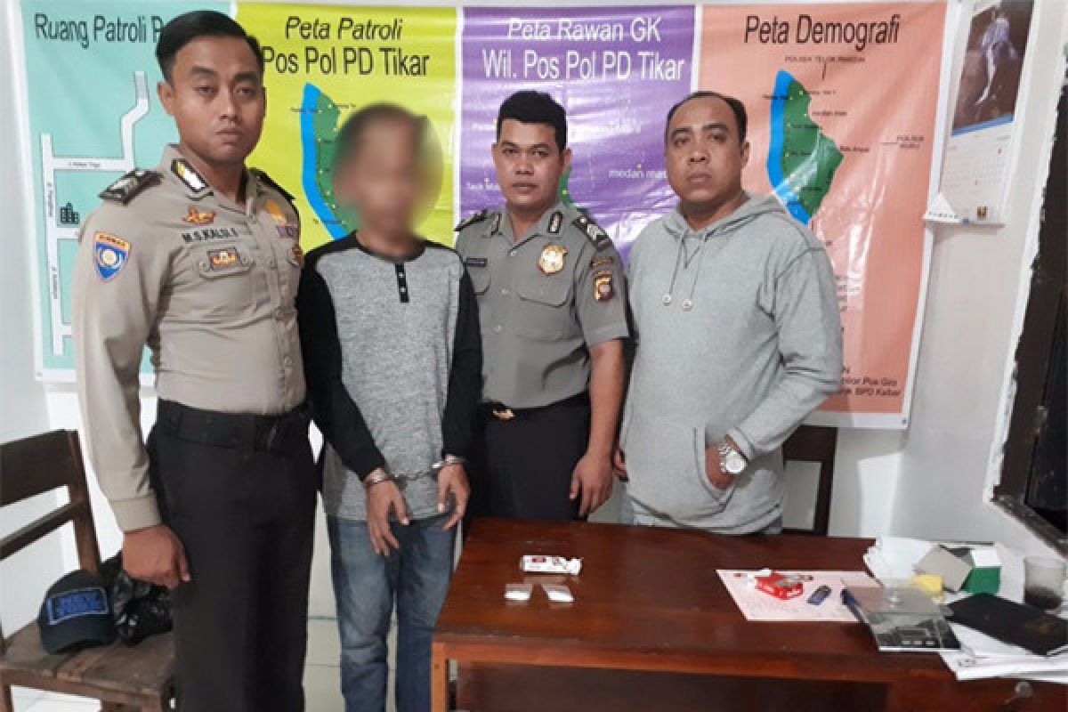 Polisi Bekuk Pengedar Sabu Padang Tikar