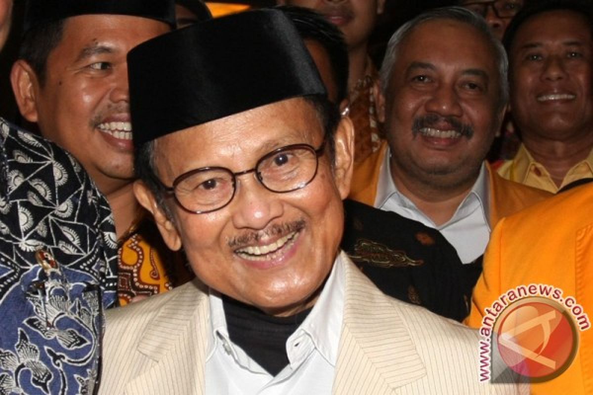 BJ Habibie undergoes mitraclip installation