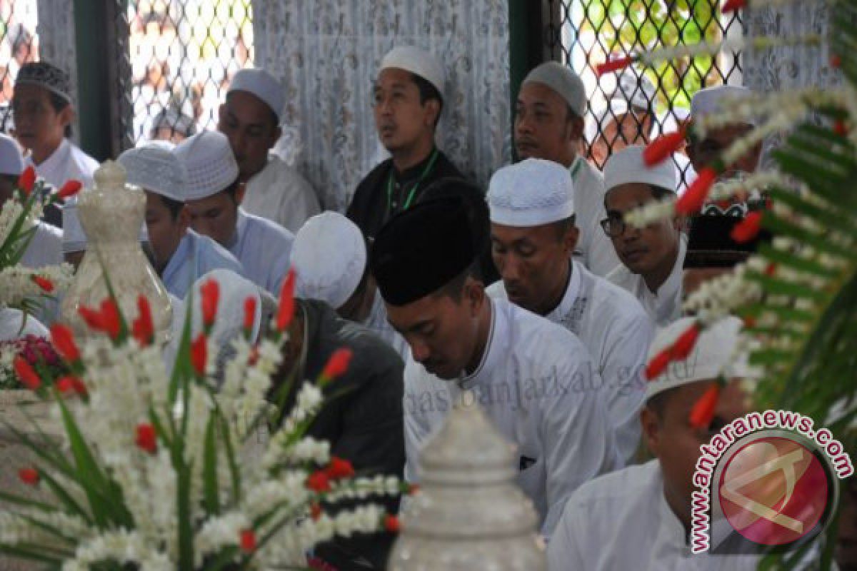 Jemaah Haul Guru Sekumpul Diperkirakan Capai 1 Juta Lebih