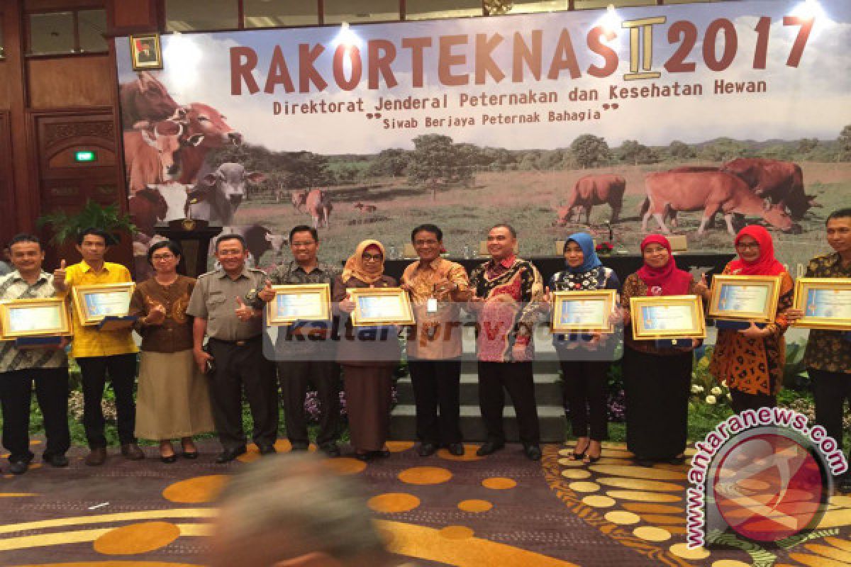 Kaltara Terima Upsus Siwab Awards 2017