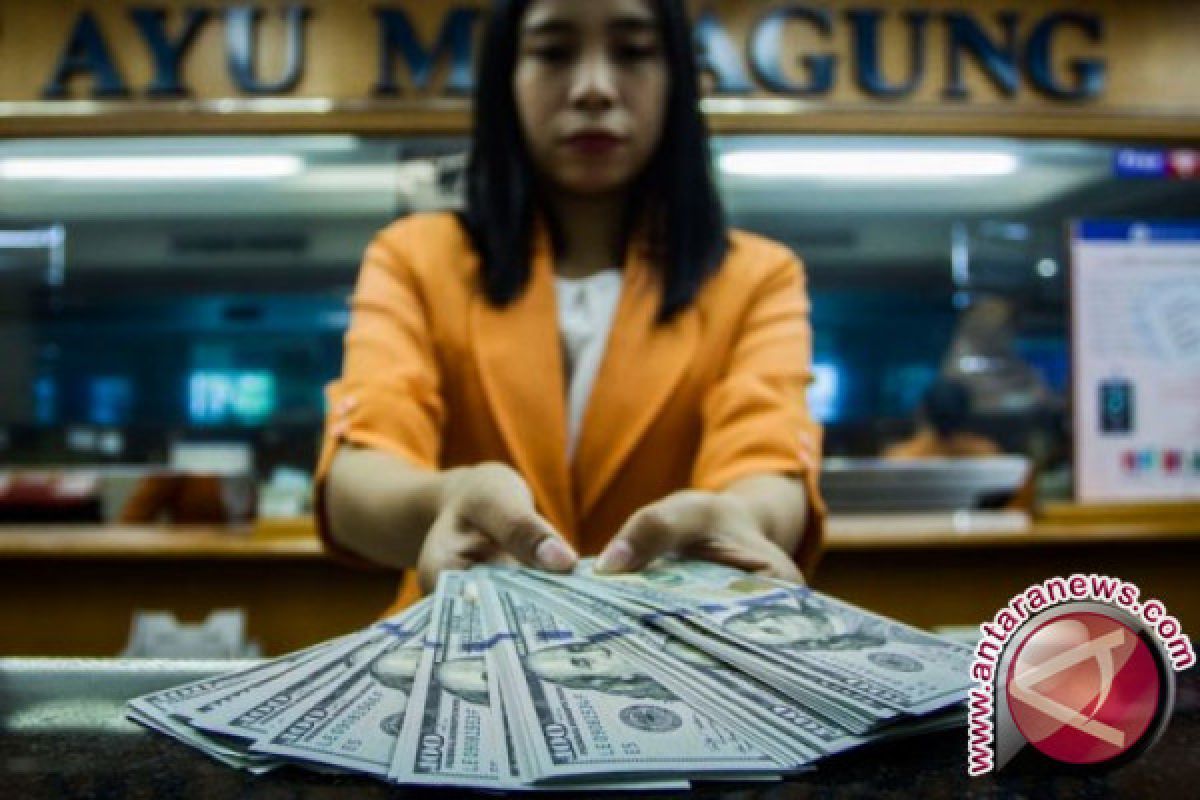 Dolar AS menguat ketika pertemuan Federal Reserve dimulai