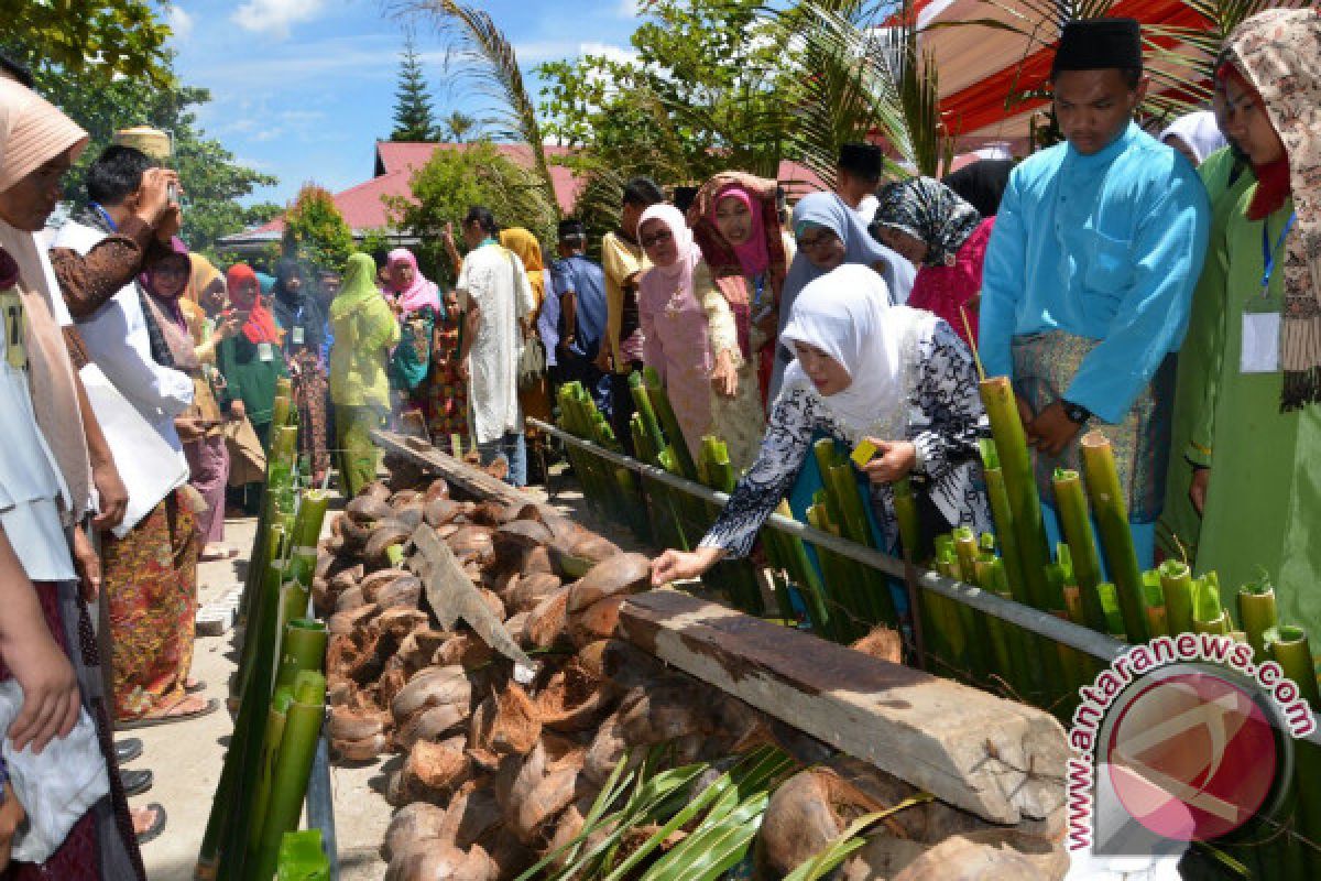 Tradisi Malamang dan Bajamba Memperkuat Pendidikan Karakter di Padangpariaman