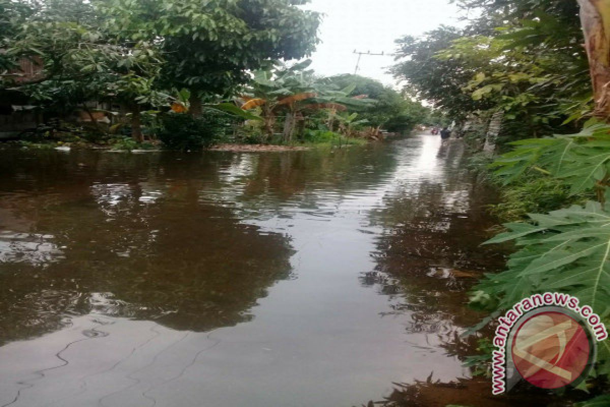 Kapolsek CLU Himbau Warga Agar Waspada Banjir