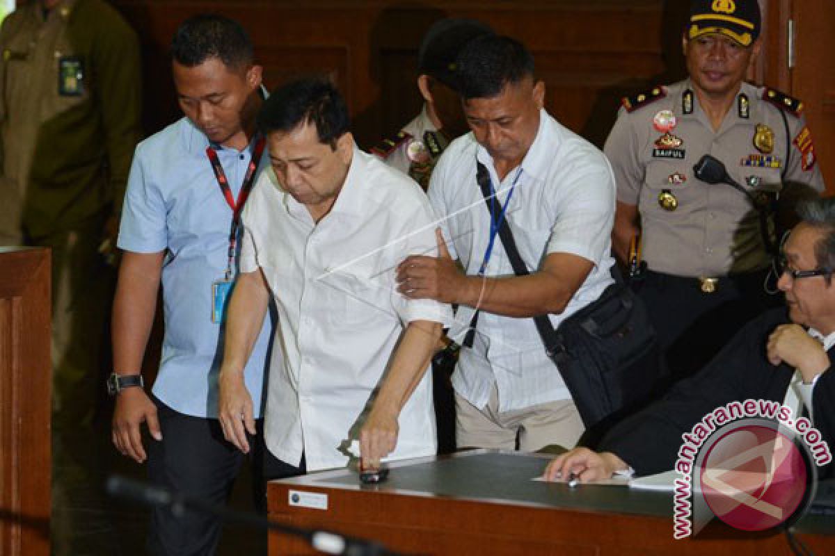 Setnov Hadapi Sidang Perdana