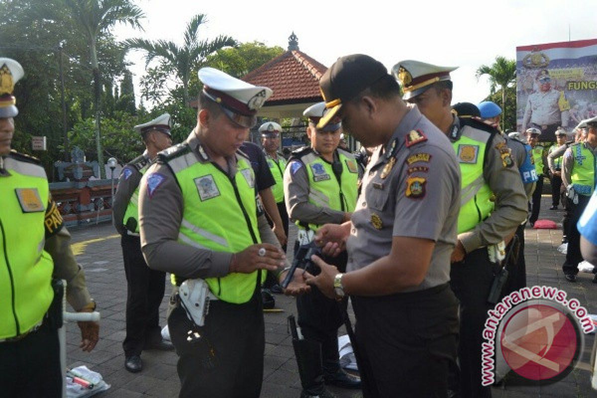 Anggota Polres Jembrana Bersiap Amankan Natal