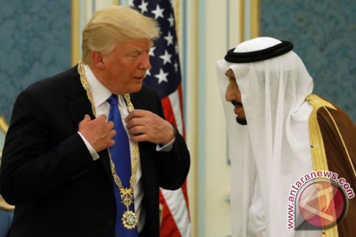 Trump, Raja Saudi pertegas kembali kemitraan pertahanan di tengah krisis