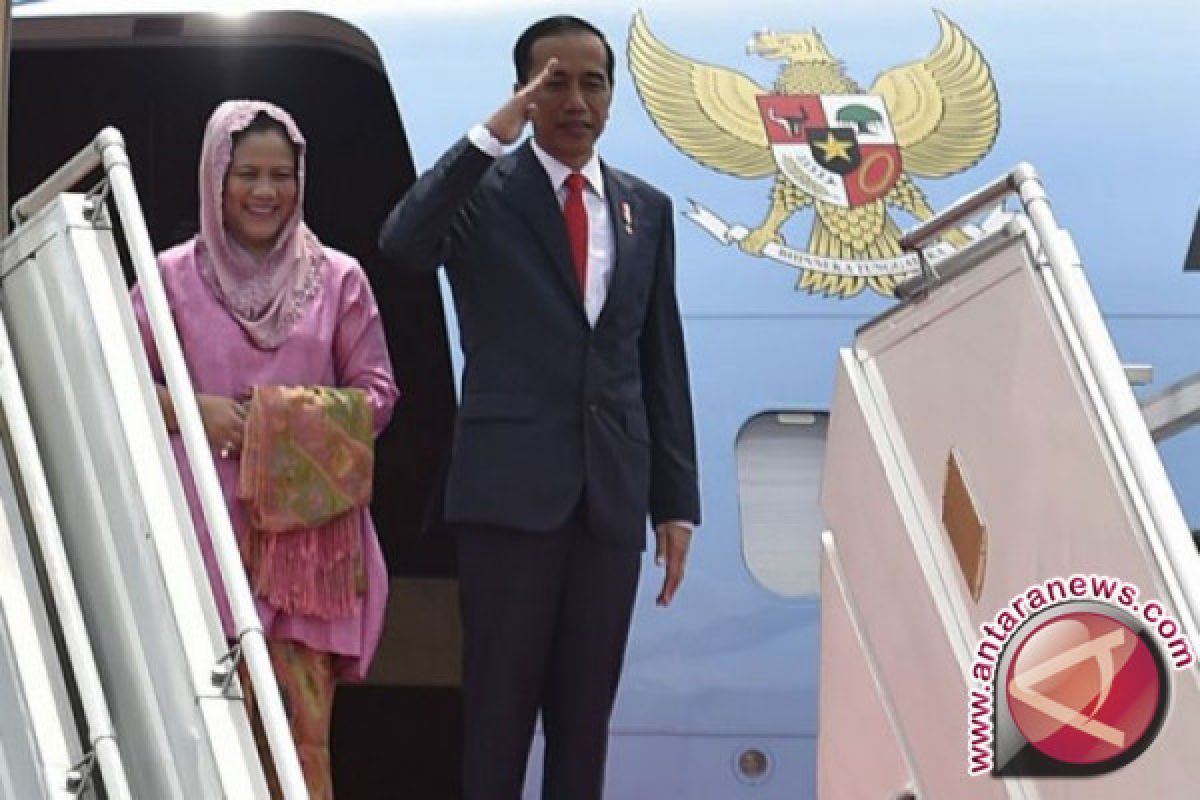 Presiden Jokowi Transit di Bandara Abu Dhabi