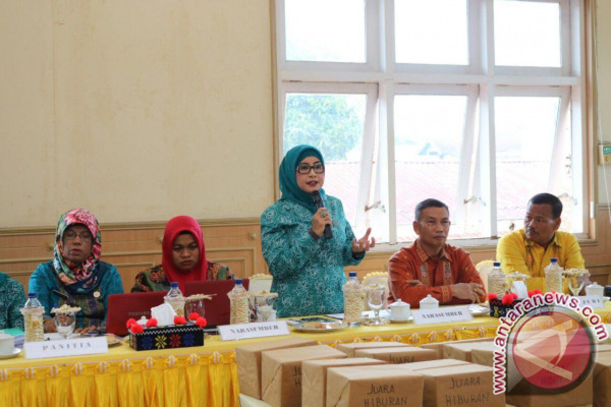 PKK Tapsel Gelar Lomba Posyandu