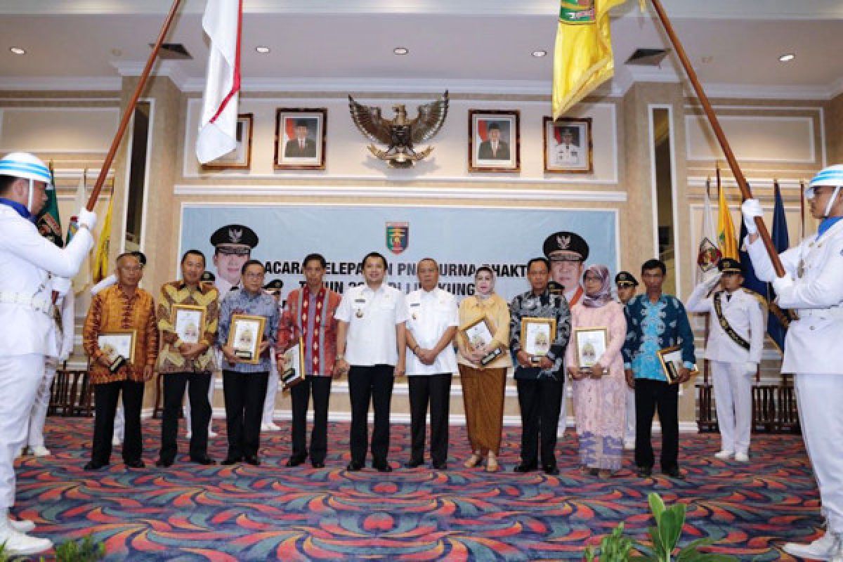 Gubernur Lampung Melepas 332 PNS Yang Memasuki Purna Bakti