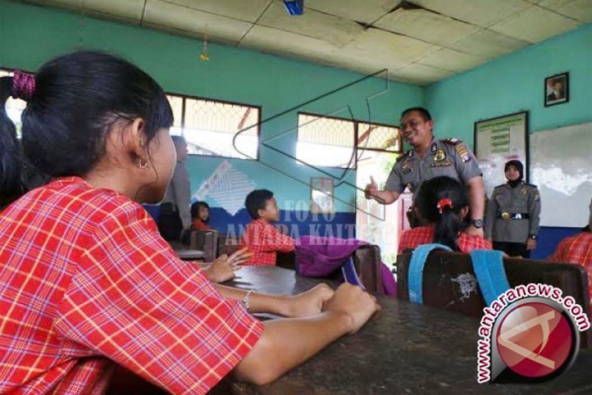 42 Polisi Banjarbaru-Kalsel Jadi Guru
