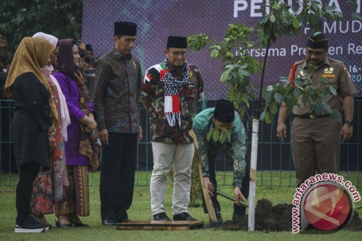 Jokowi calls on Muhammadiyah youth to preserve Indonesian unity
