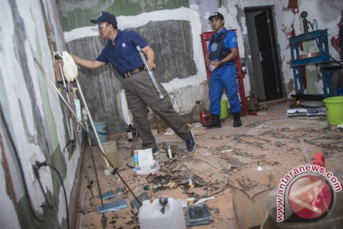 Koordinator lapangan diskotek MG menyerahkan diri