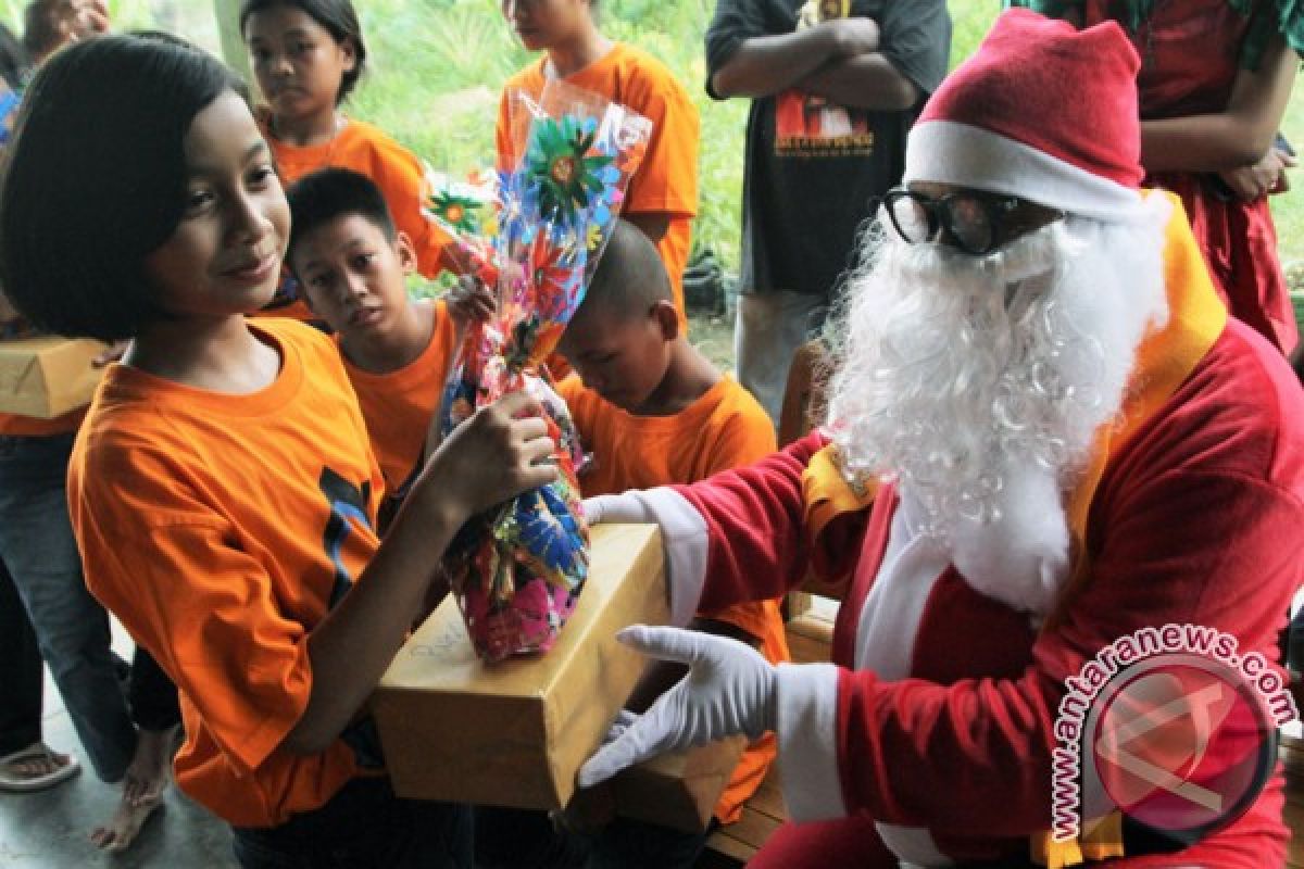 Ada paket natal untuk duda-janda di Kupang