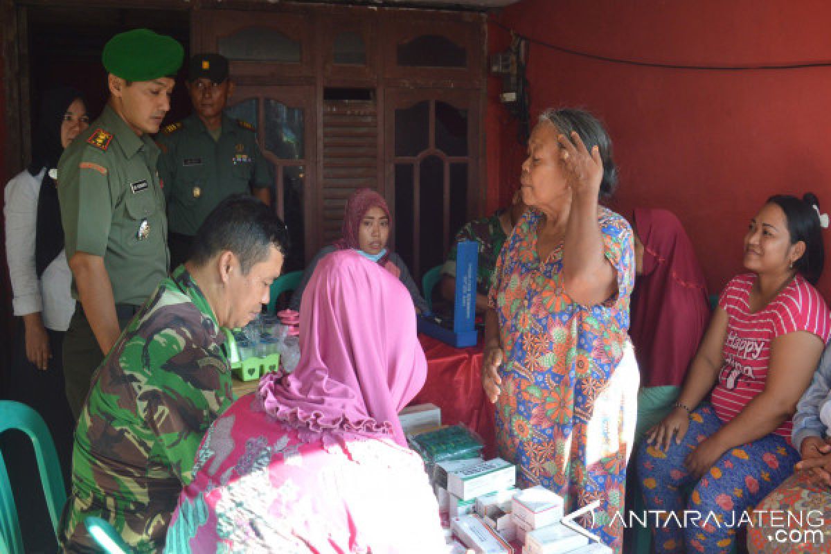 Kodim Demak Layani Pemeriksaan Kesehatan Korban Banjir Rob