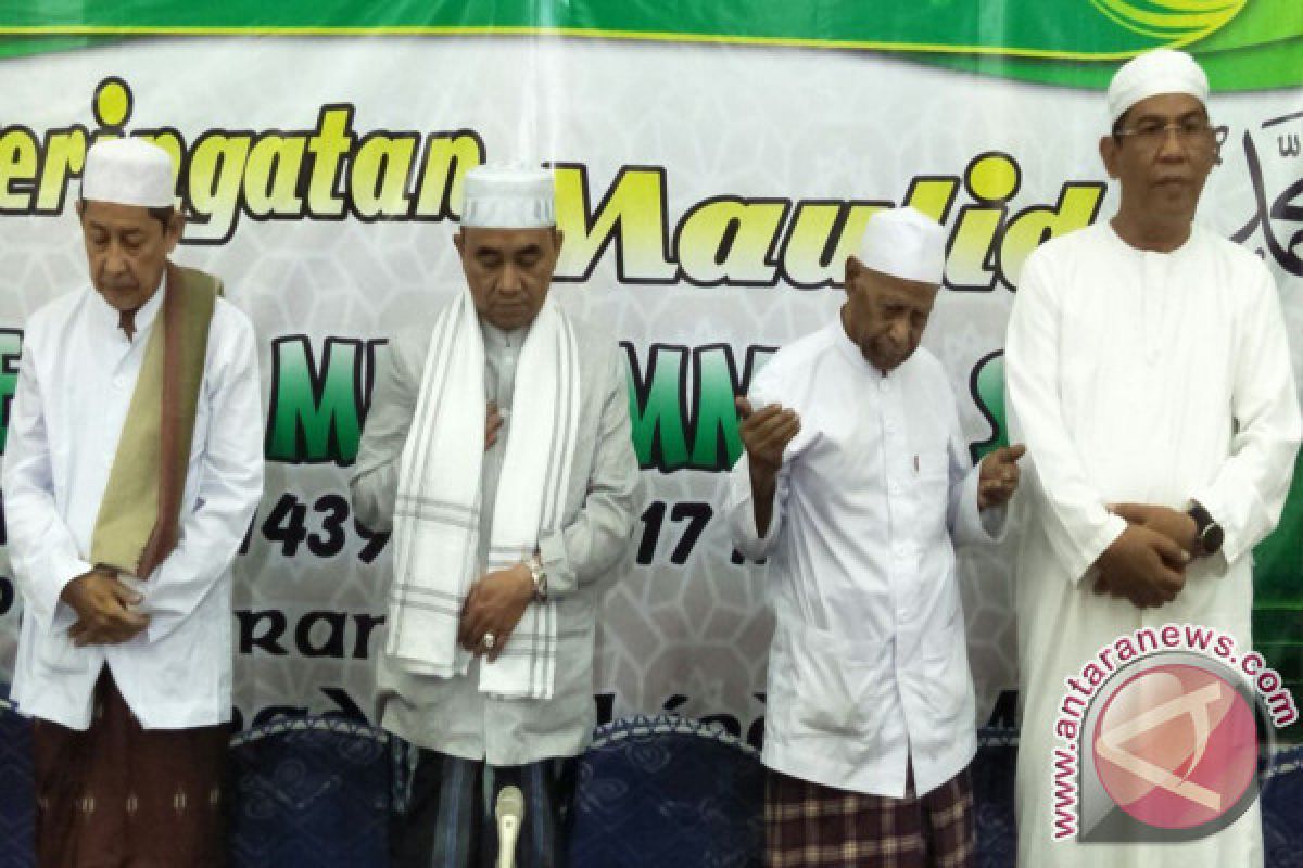 Guru Bakhiet Tutup Bulan Maulid Di Kediaman Bupati