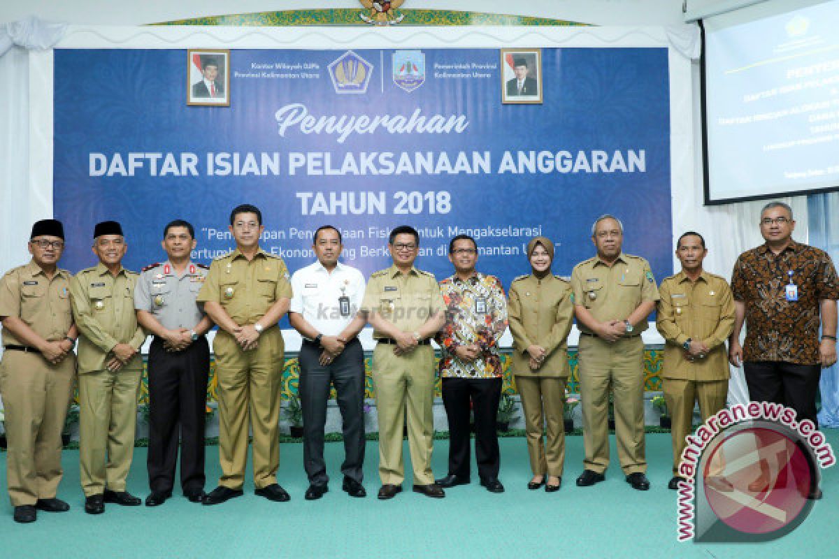 Gubernur Serahkan DIPA dan Alokasi TKDD 2018