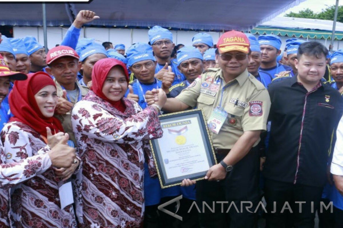 Tagana Jatim Catatkan Rekor Penyajian Makanan Tercepat