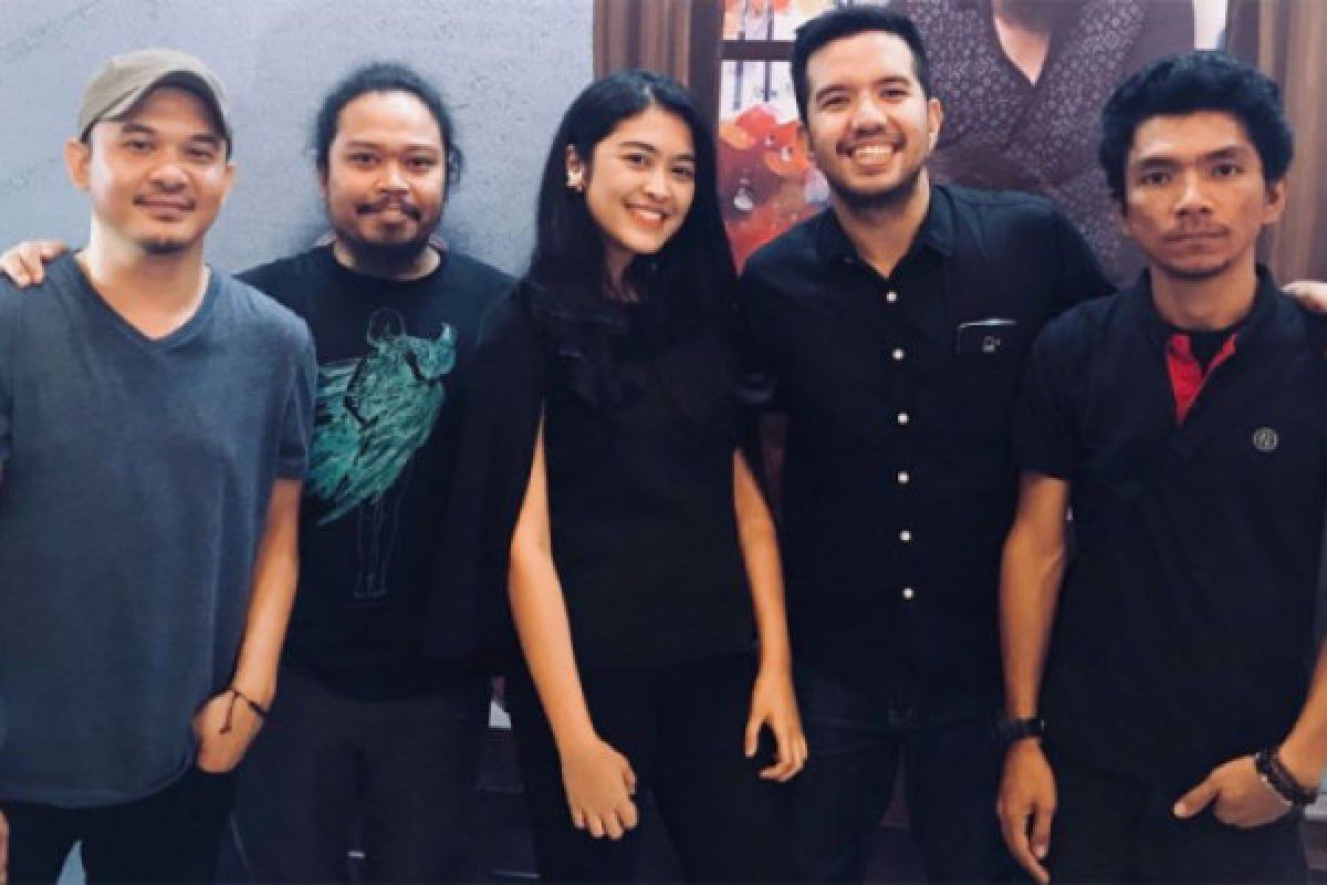 Payung Teduh Luncurkan Album Terbaru "Ruang Tunggu".