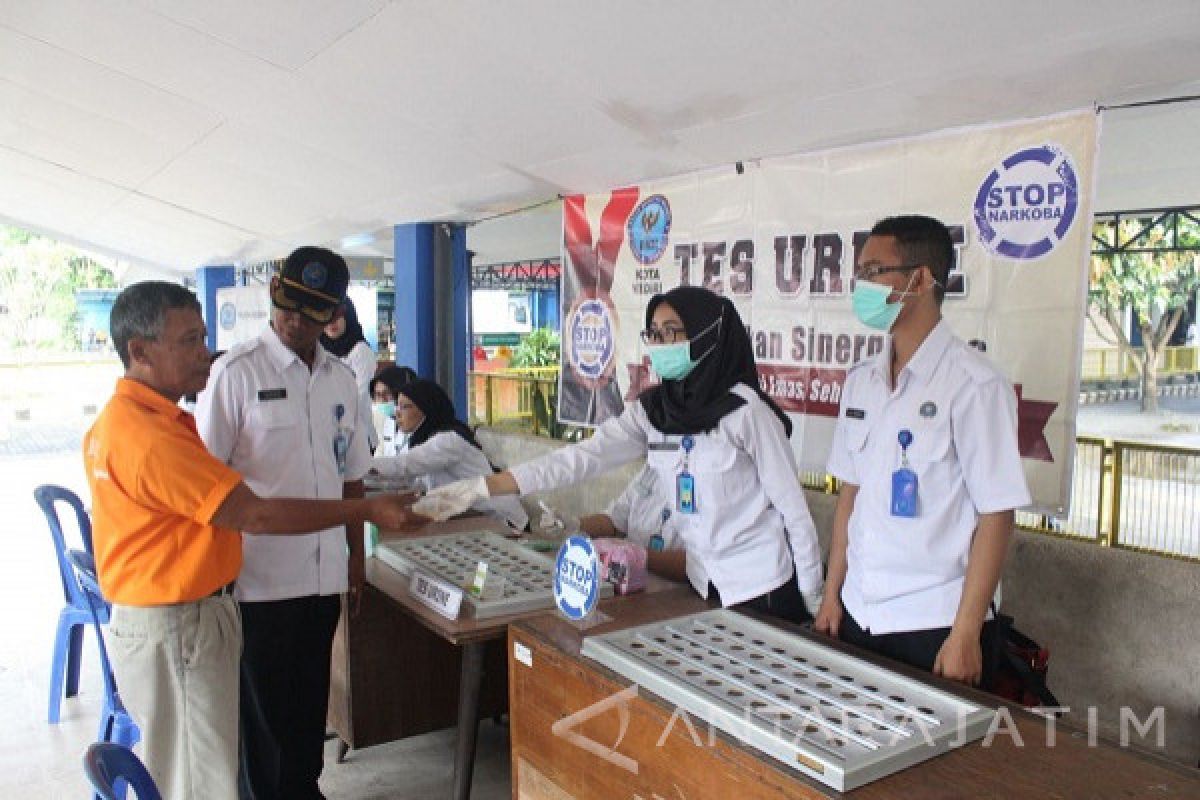 BNN Kediri Tes Urine Sopir Bus di Terminal 