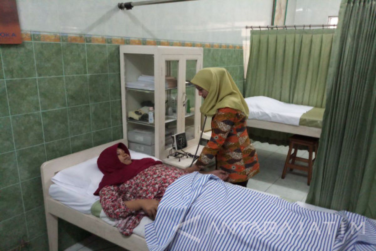 Klinik Siti Aisyah Periksa IVA-ANC Gratis Peringati Hari Ibu