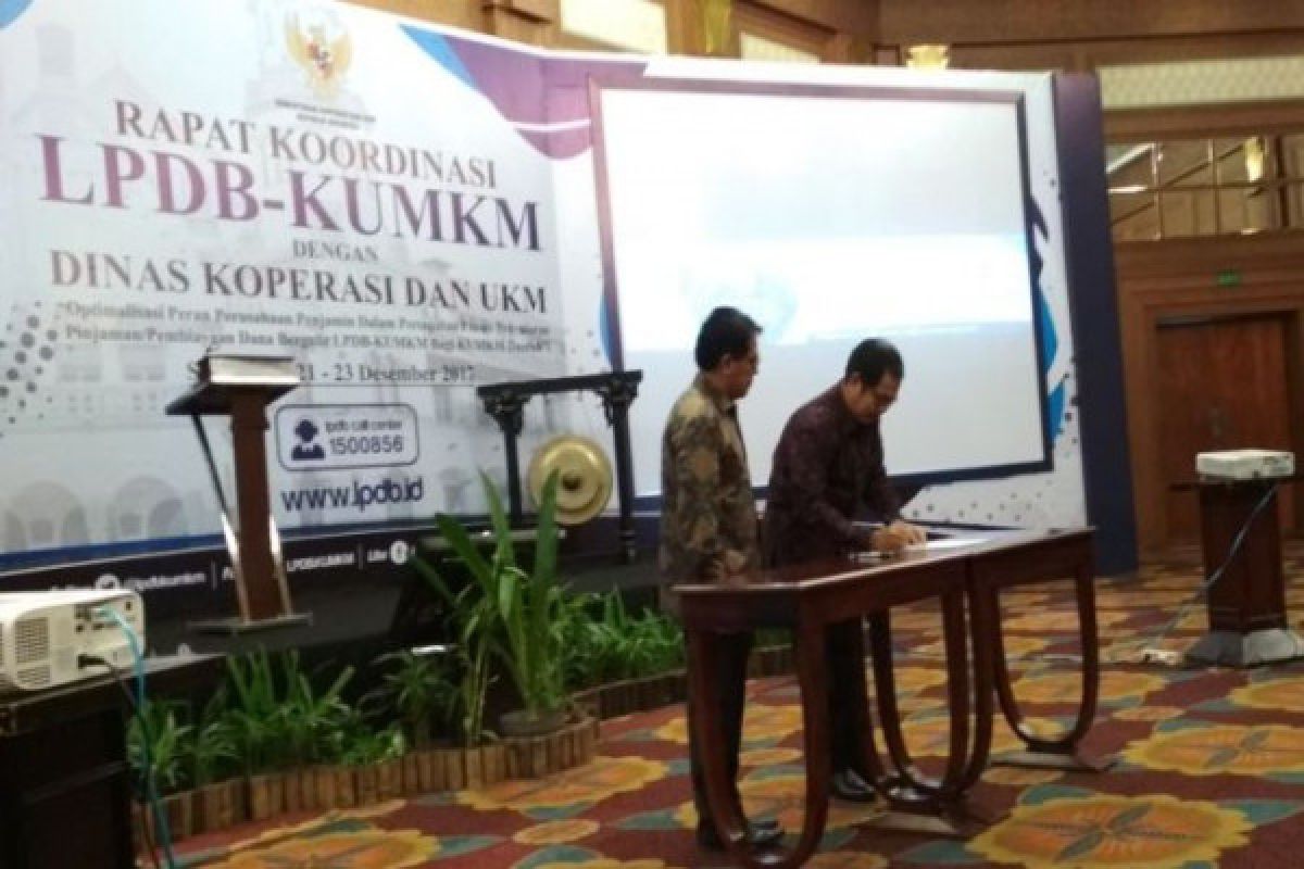 Jamkrida Papua dan LPDB menandatangani Mou dana bergulir 