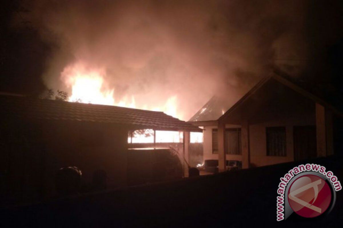 Three House Burned in Tabalong
