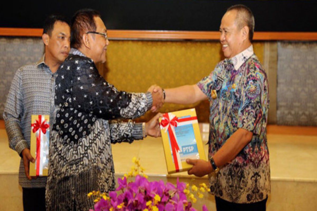 Wagub Lampung Terima Laporan Hasil Pemeriksaan BPK