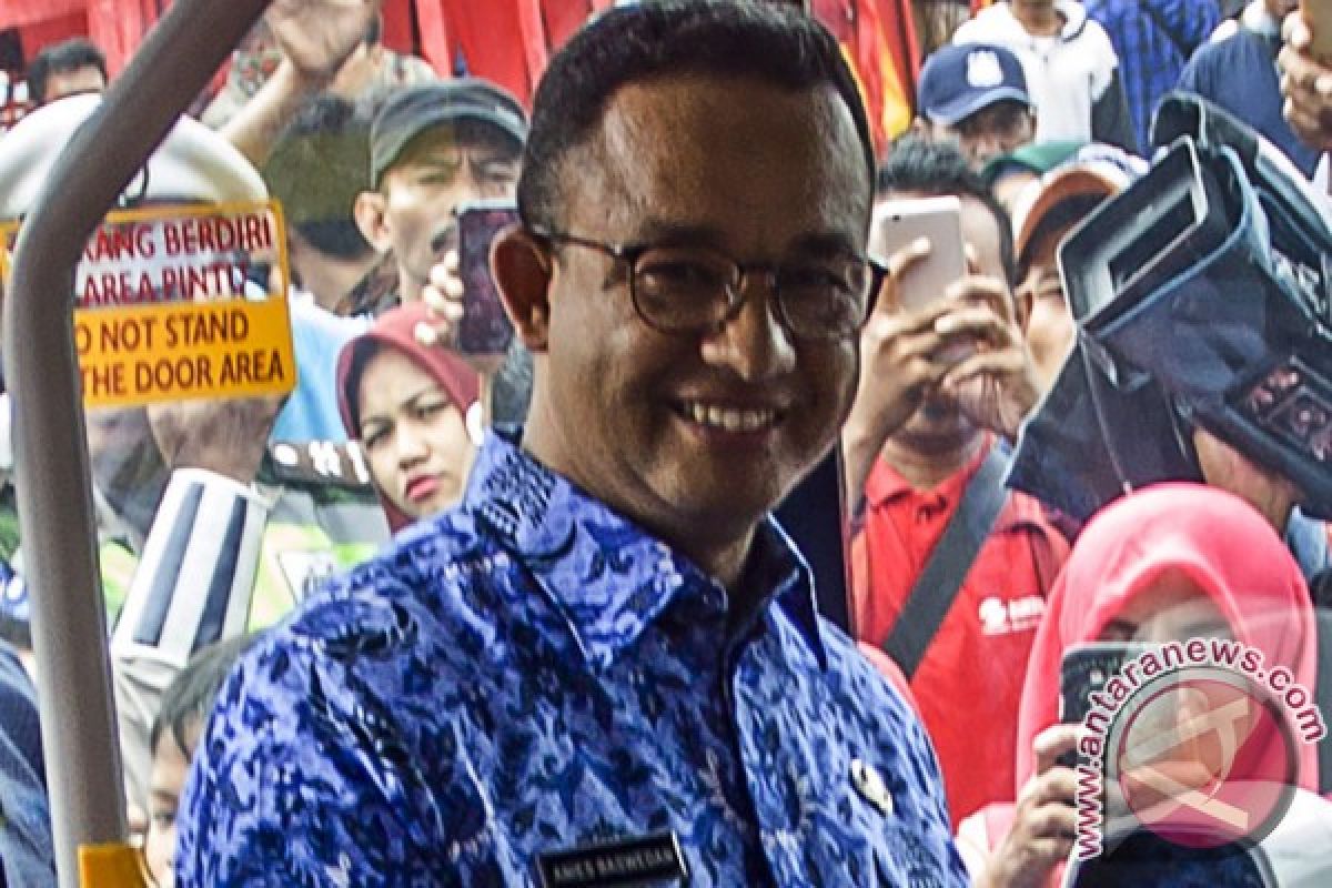 Anies tak menyangka bisa satu panggung dengan Rhoma Irama