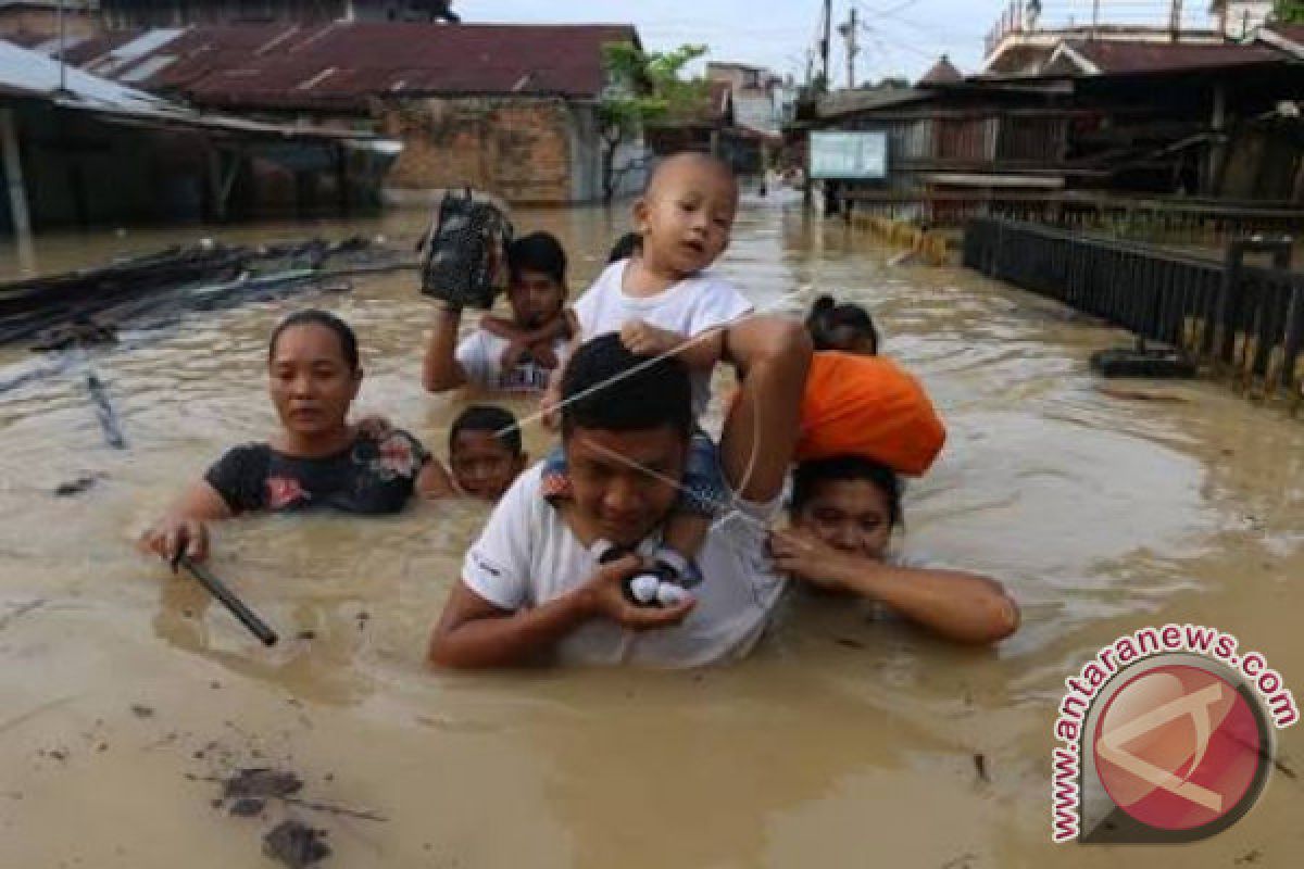 Tiga sungai di Labuhanbatu Raya meluap