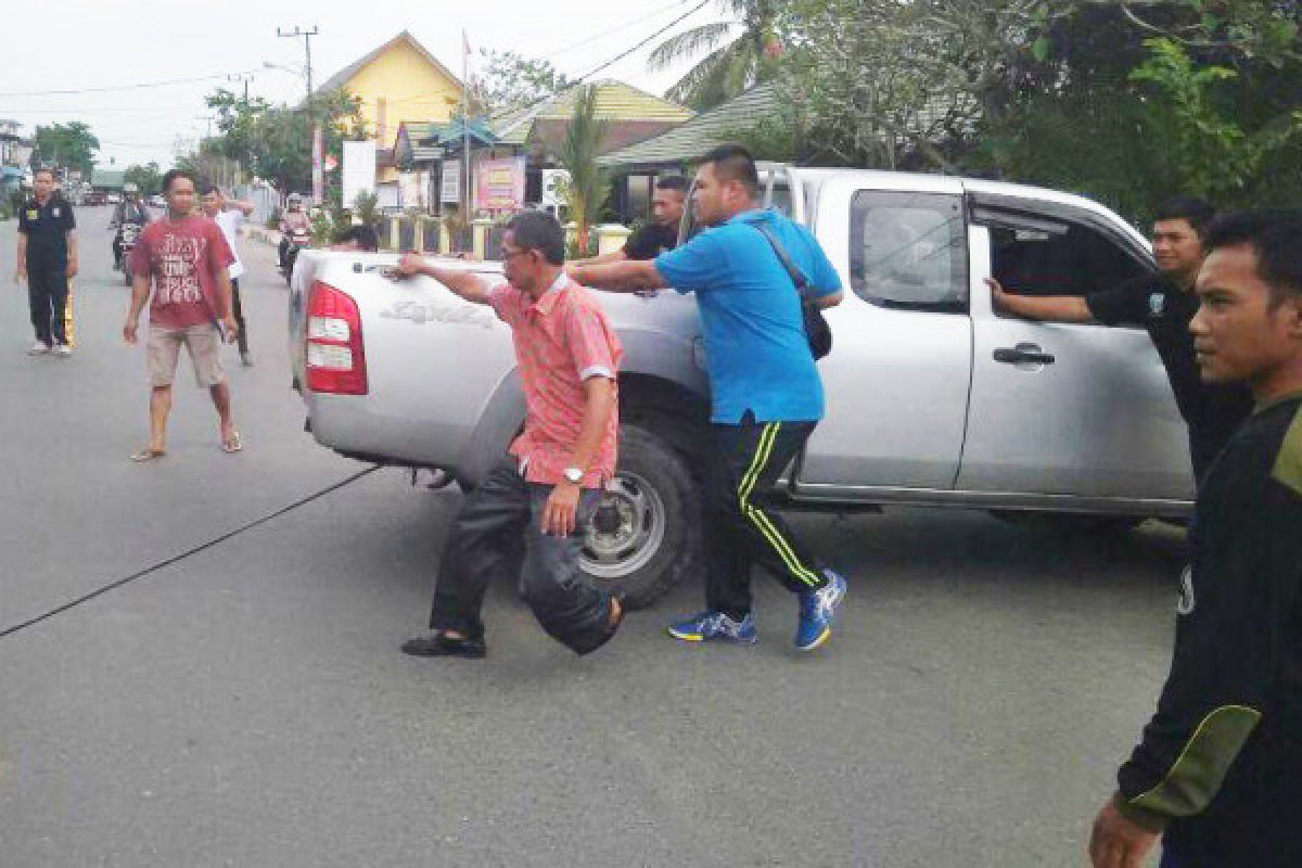 Satpol PP "Tarik Paksa" Mobil Dinas Mantan Dirut RSUD Pulpis