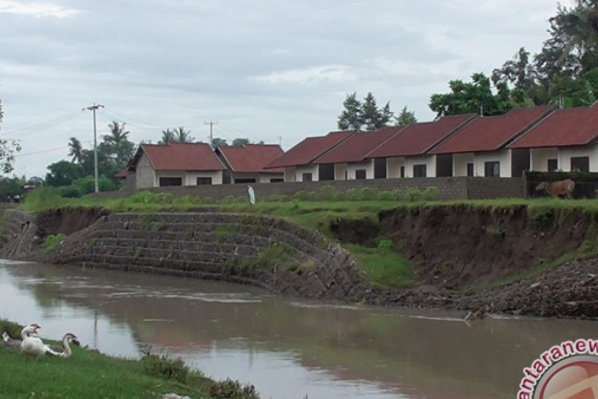 Senderan Sungai Sangkaragung Rusak Parah