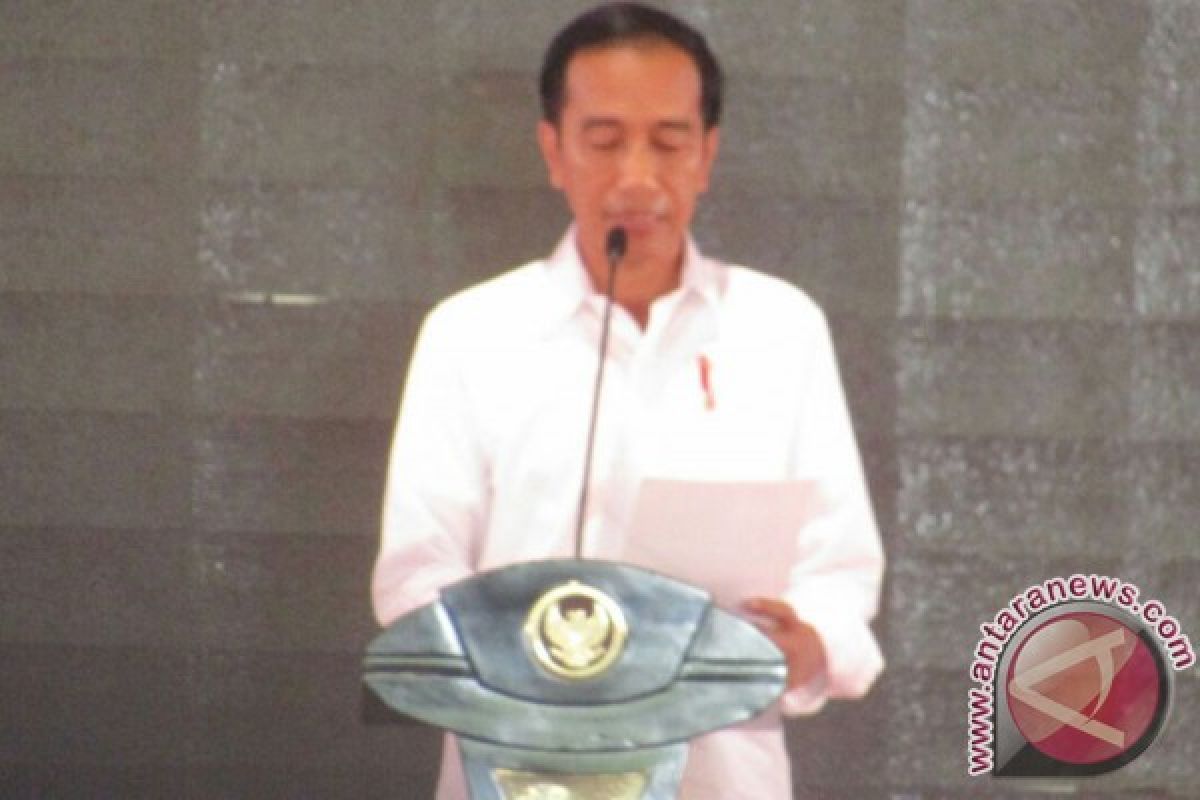 Dari Semarang Presiden serempak bagikan sertifikat tanah lima provinsi