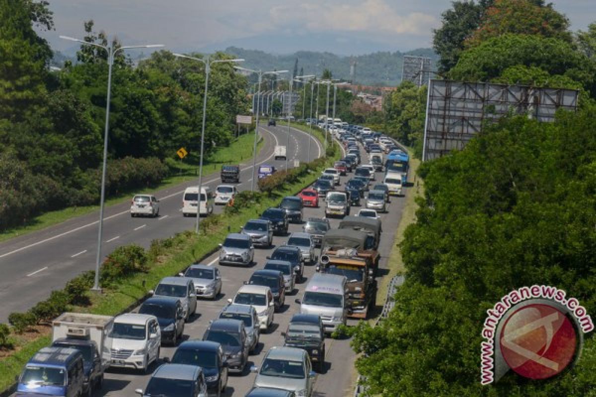 25.000 kendaraan masuk Bandung via gerbang Pasteur