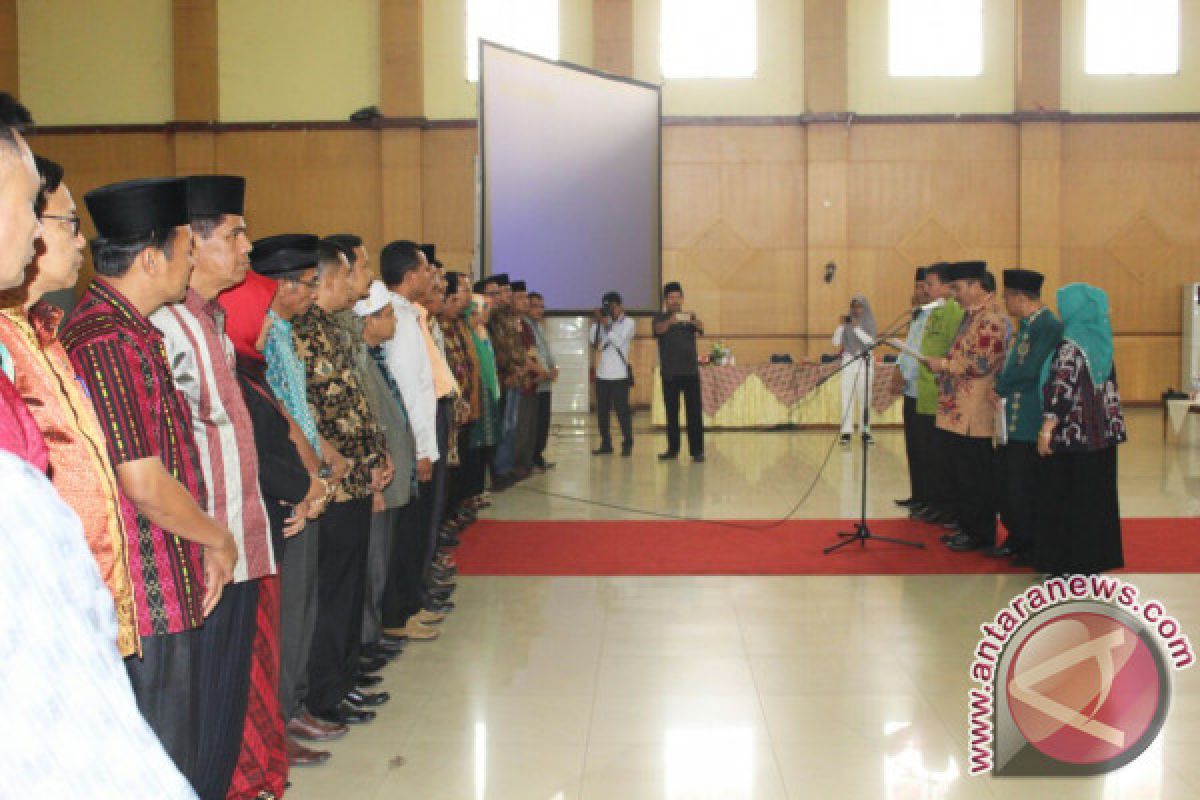 ICMI Kukuhkan Pengurus 10 Kota dan Kabupaten Sumbar