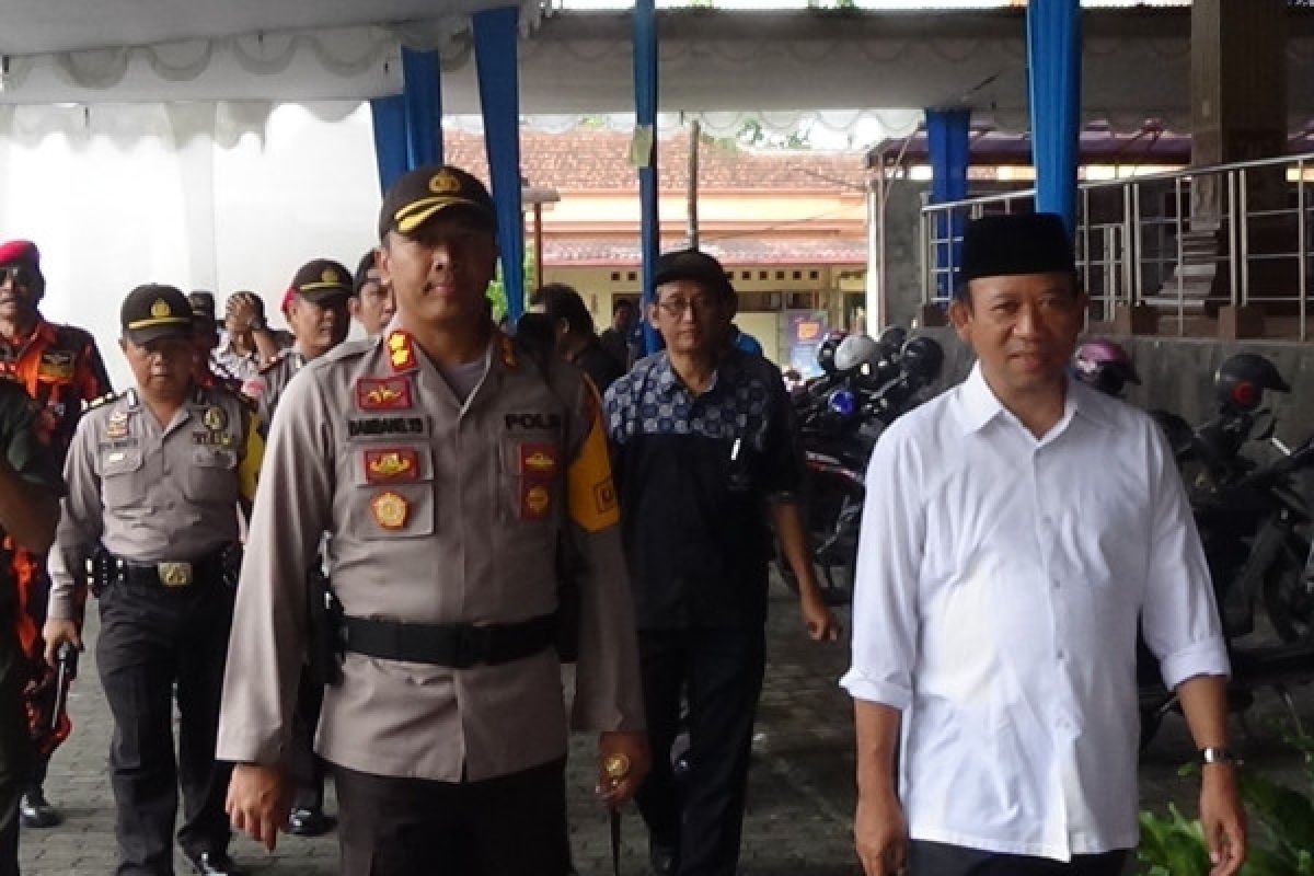 Bupati Banyumas pantau persiapan Natal di sejumlah gereja