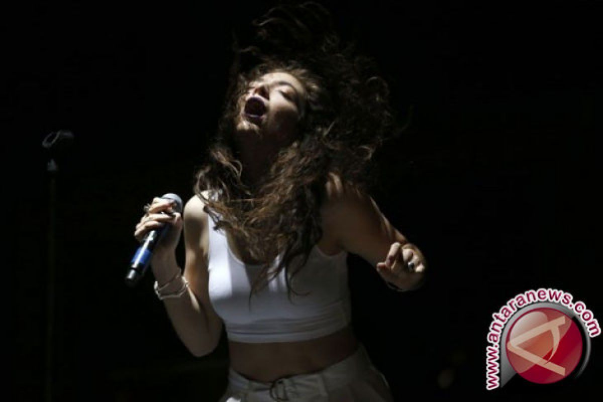 Lorde batalkan konser di Israel demi penuhi permintaan fans