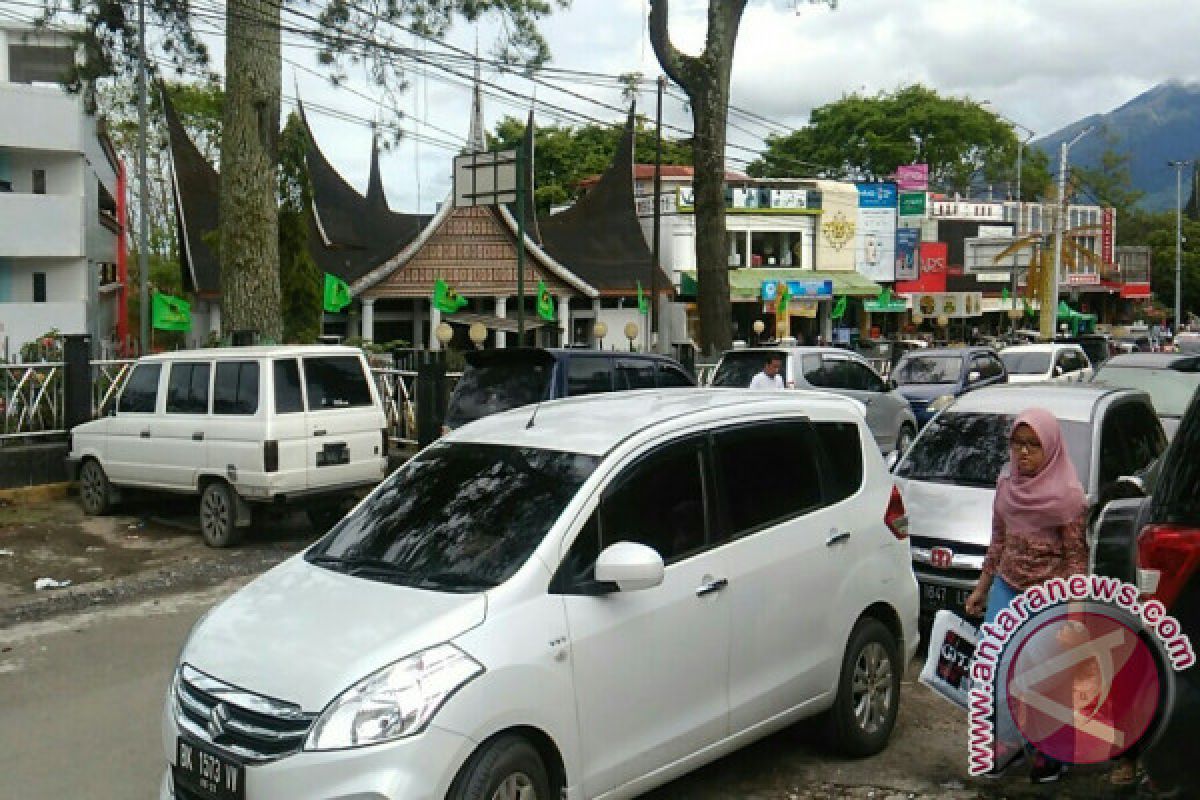 Parkir di Bukittinggi, Pemilik Kendaraan harus Cermat