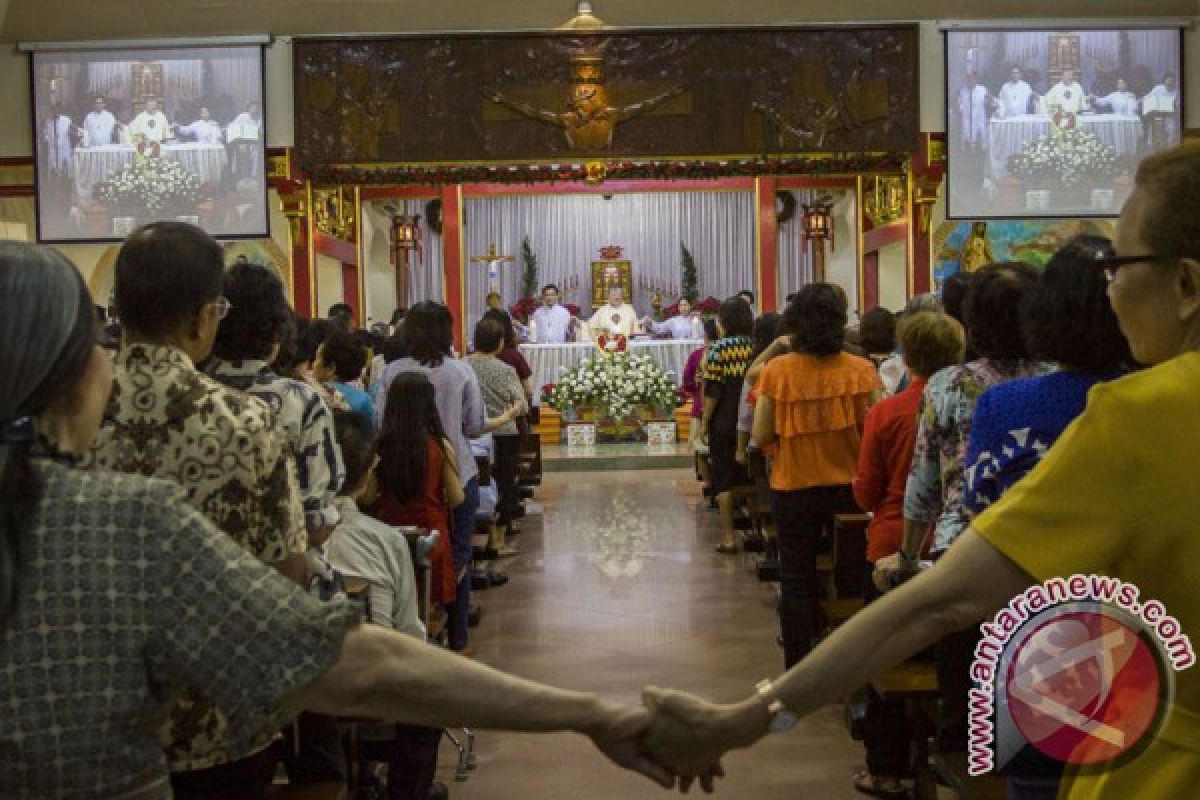 Gereja Toasebio gelar Misa Natal berbahasa Mandarin