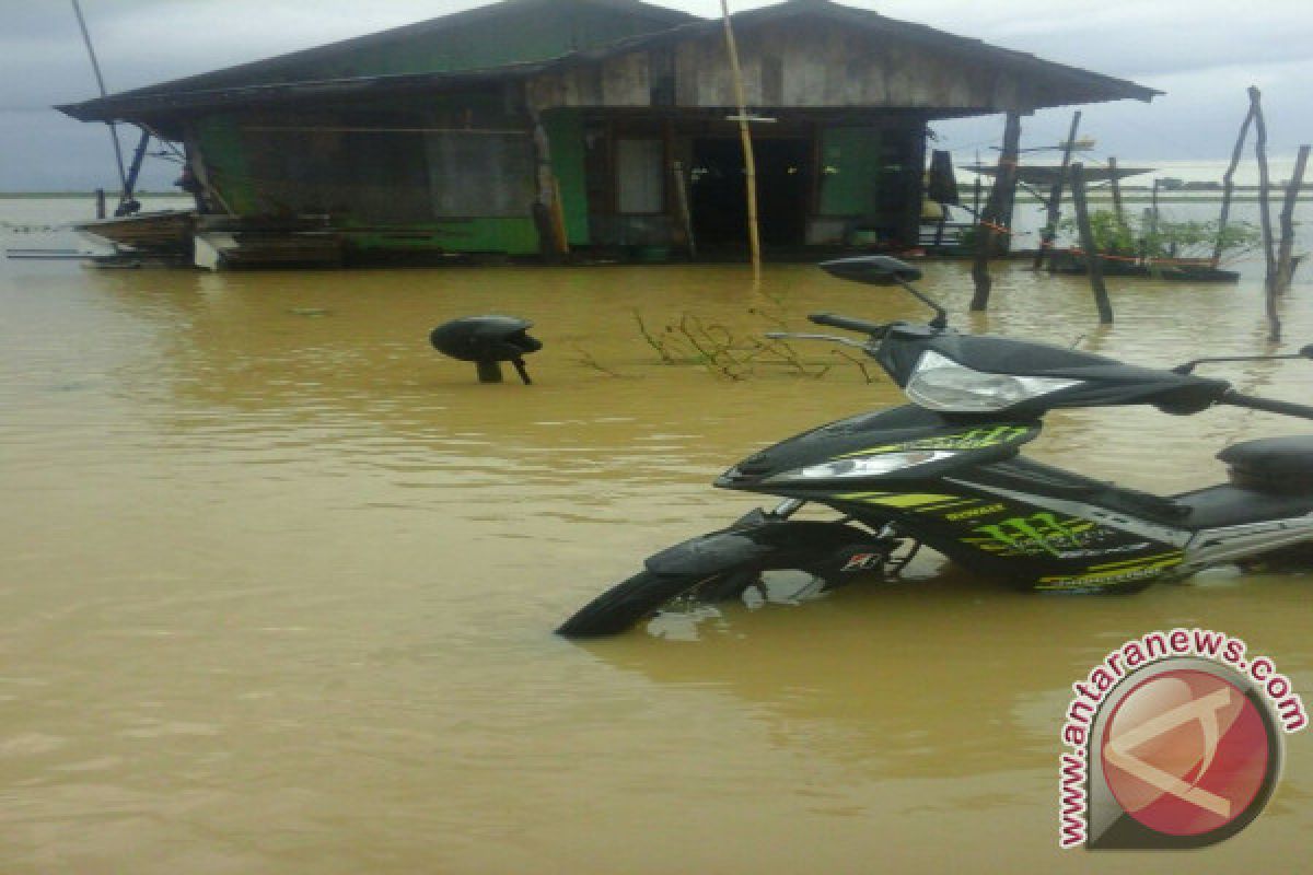 Dua Desa Di Tapin Terendan Banjir.