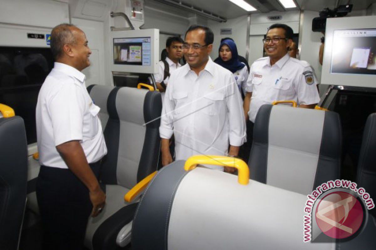 Kereta jalur bandara Soetta dibatalkan sementara