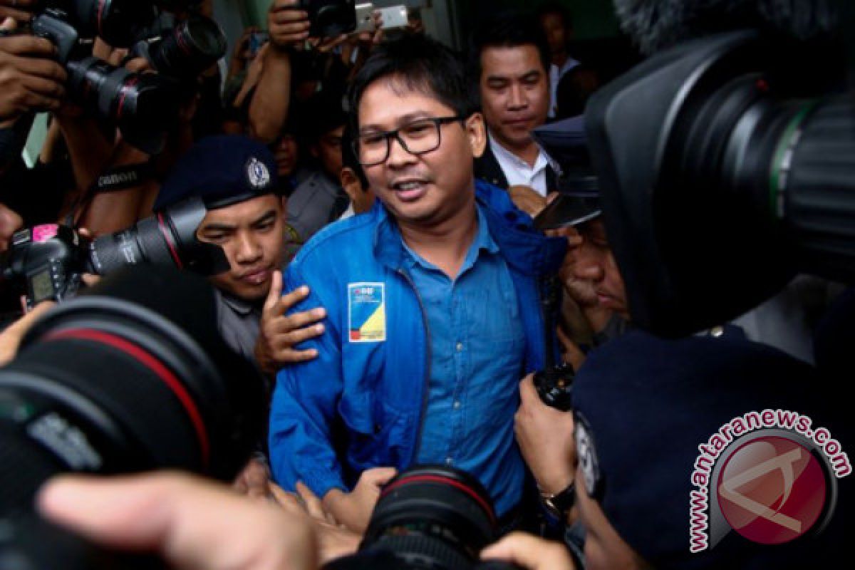 Myanmar perpanjang penahanan dua jurnalis Reuters